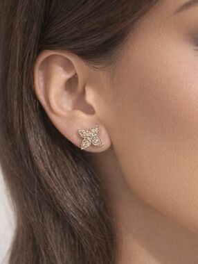 Rose Gold Crystal Floral Stud Earrings – Elegant Women’s Fashion Jewelry